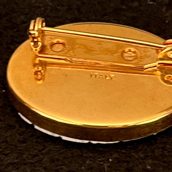 Mint Vintage 1960s Italian White Flower Micro Mosaic Brooch Very Nice 2"  by 1" - Picture 6 of 6